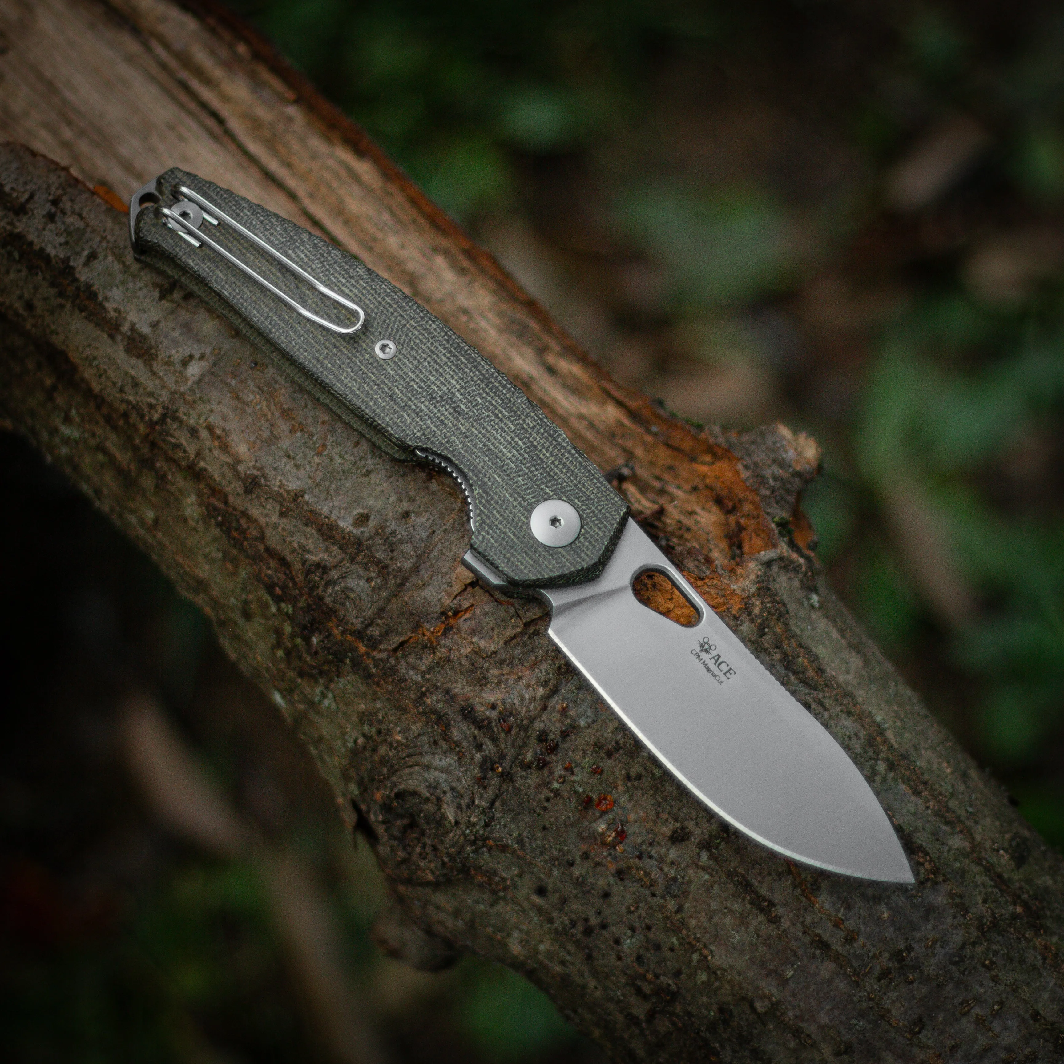 ACE Jagt - Green Canvas Micarta