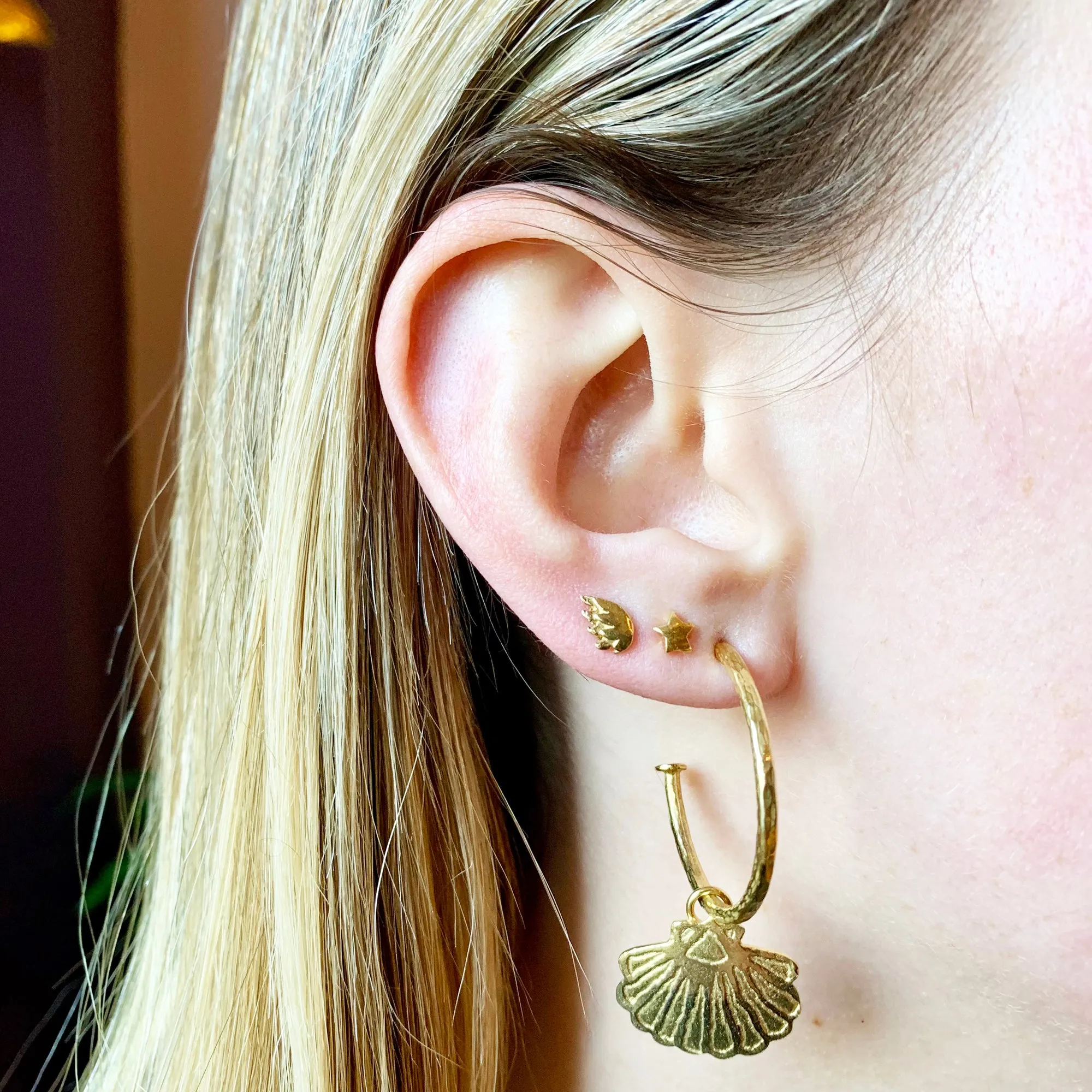Midi Scallop Hoop Earrings